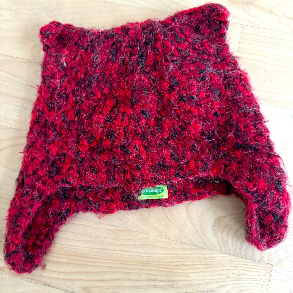 Cute kitten ears wool tuque. EUC.